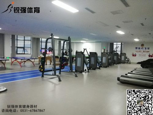 煙臺某警隊(duì)健身房