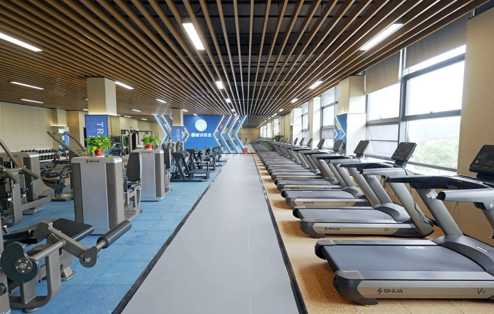 某空軍學(xué)院.jpg 某空軍學(xué)院.jpg